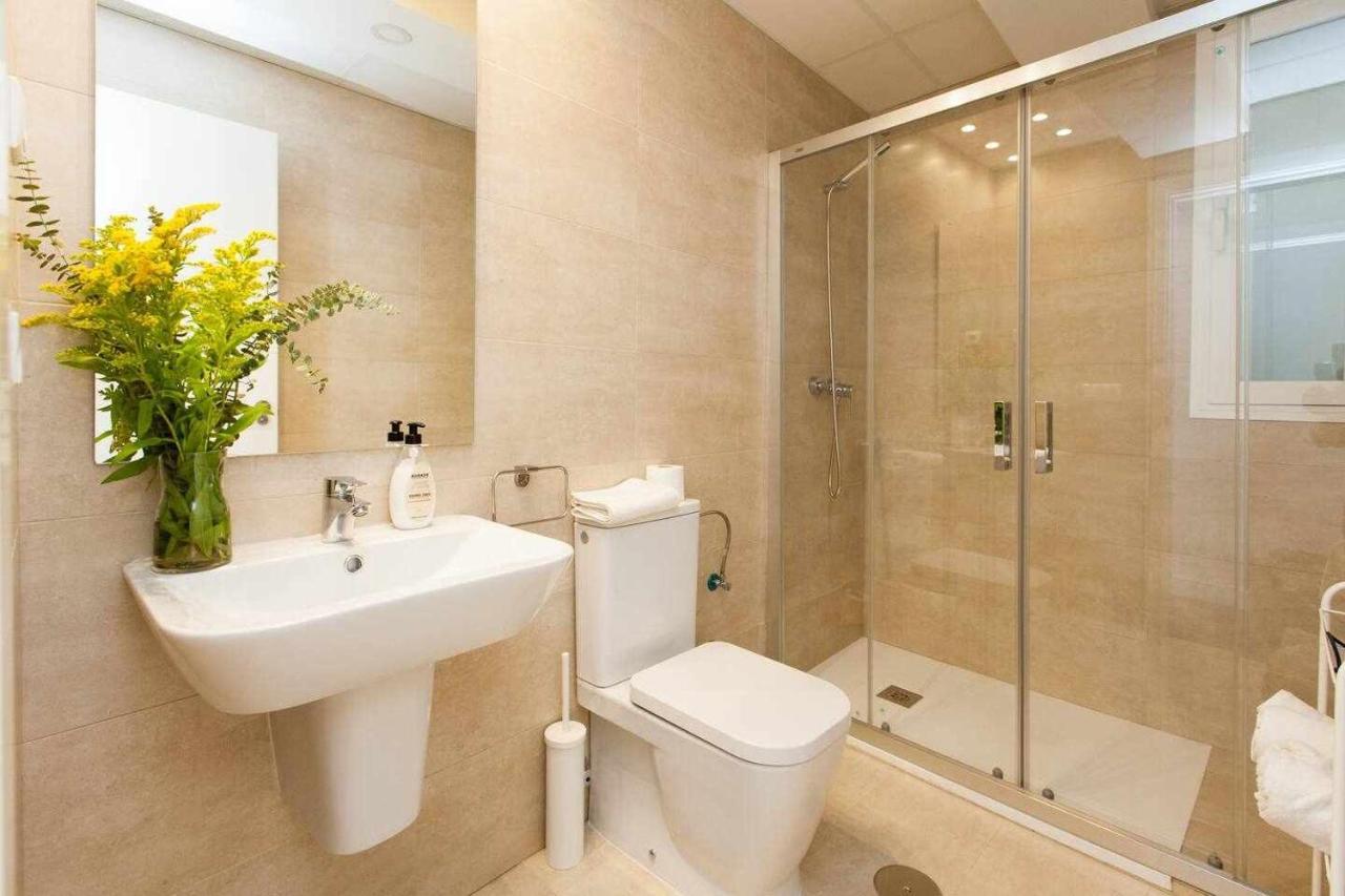 Isg Apartments Downtown Family Haven Free Parking Spot Sevilla Exterior foto