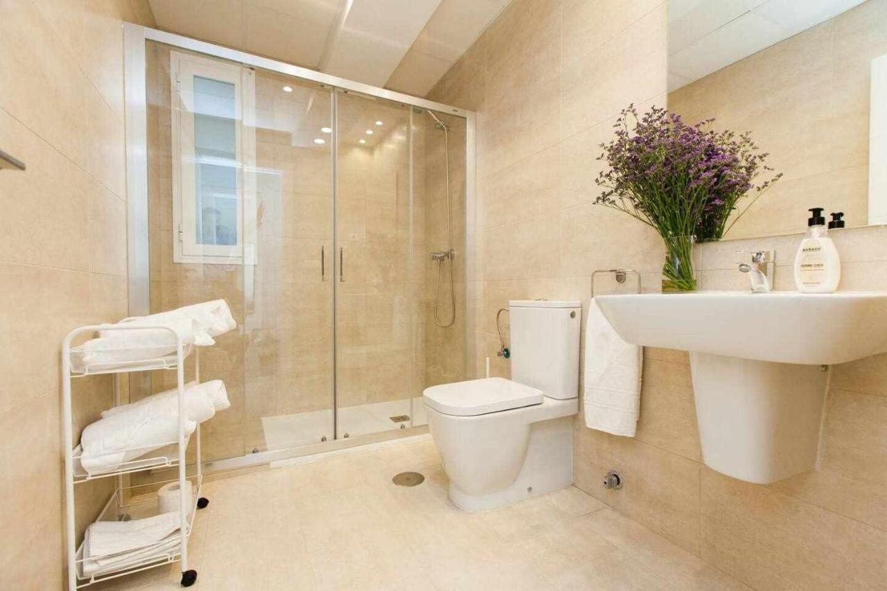 Isg Apartments Downtown Family Haven Free Parking Spot Sevilla Exterior foto
